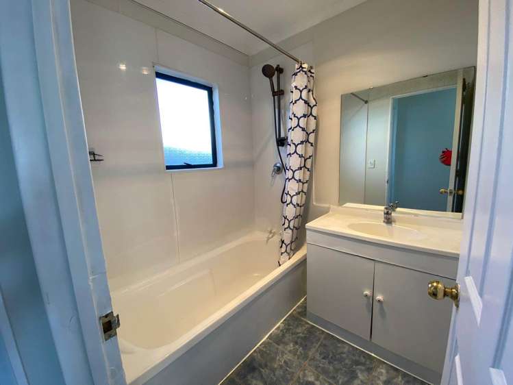 65 Burbank Avenue Clendon Park_8