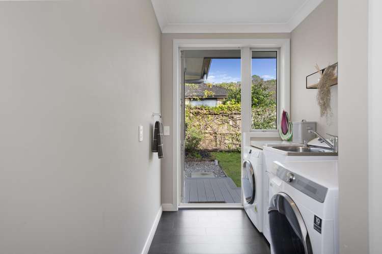 1 Landing Drive Pyes Pa_23