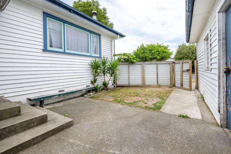 1215 Norfolk Crescent Mayfair_5