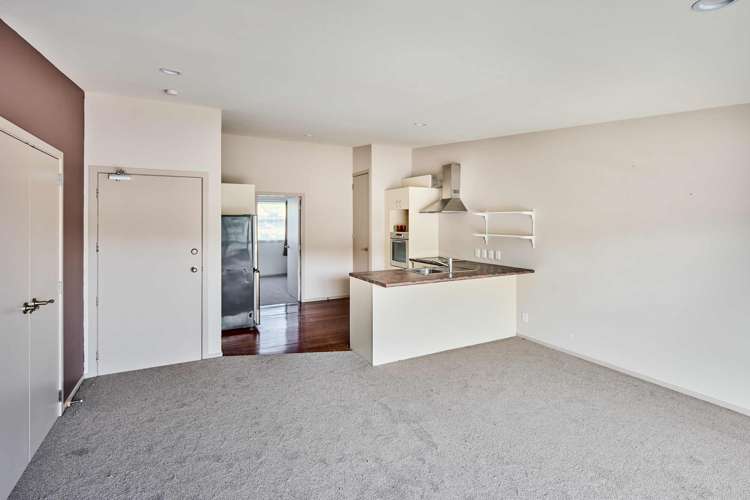 14/2 Northpoint Street Plimmerton_7