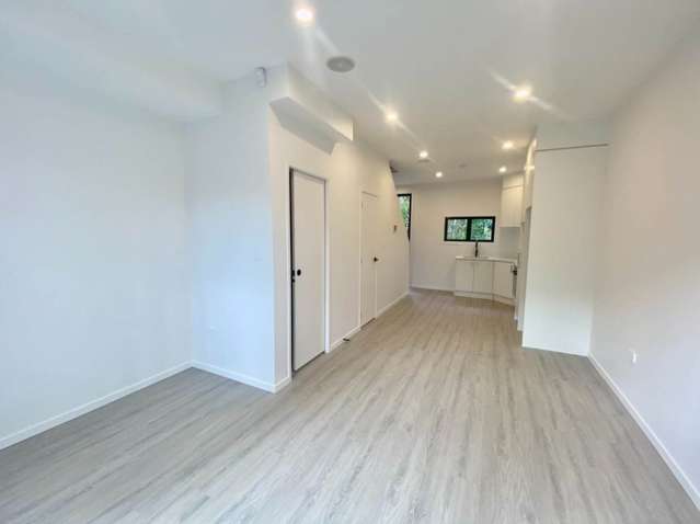 8/52 Rua Road Glen Eden_2