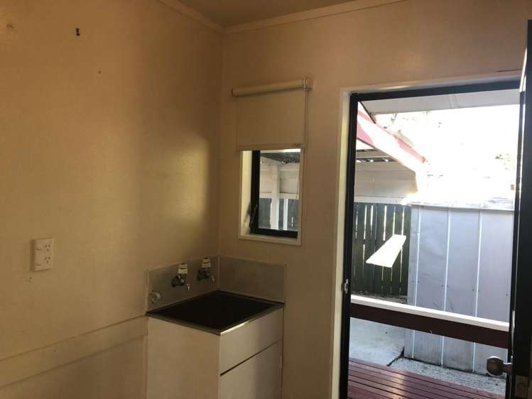 137B Eversham Road 11229_5