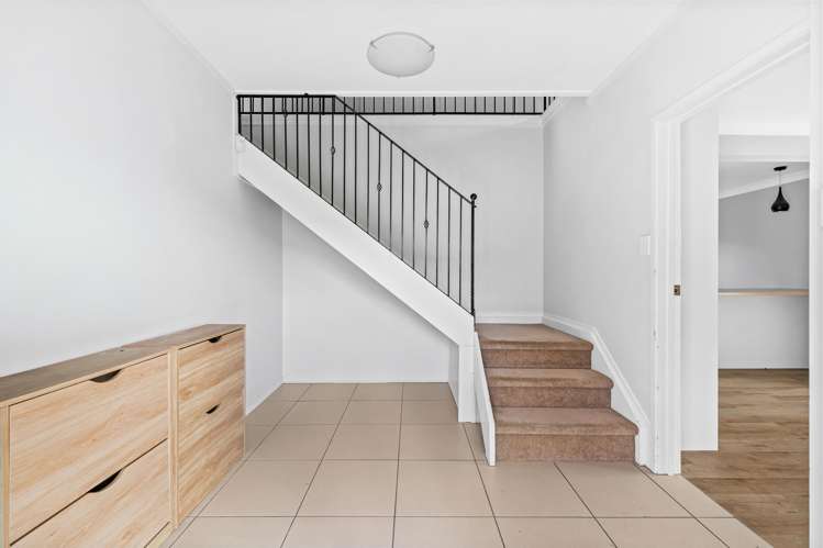 211 Royal Road Massey_10
