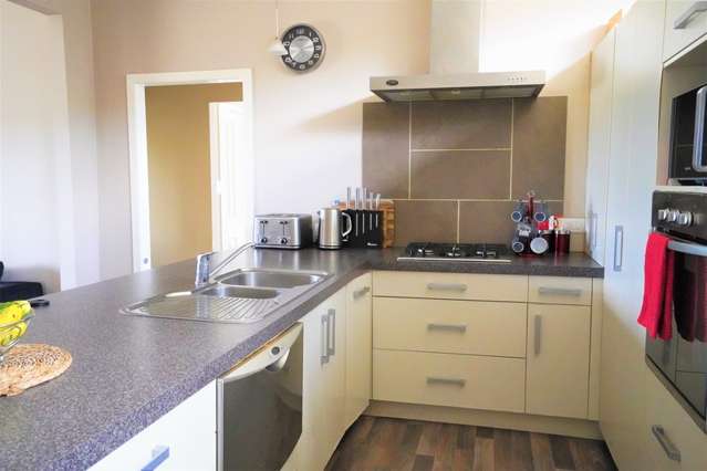 52 Anzac Road Morningside_3