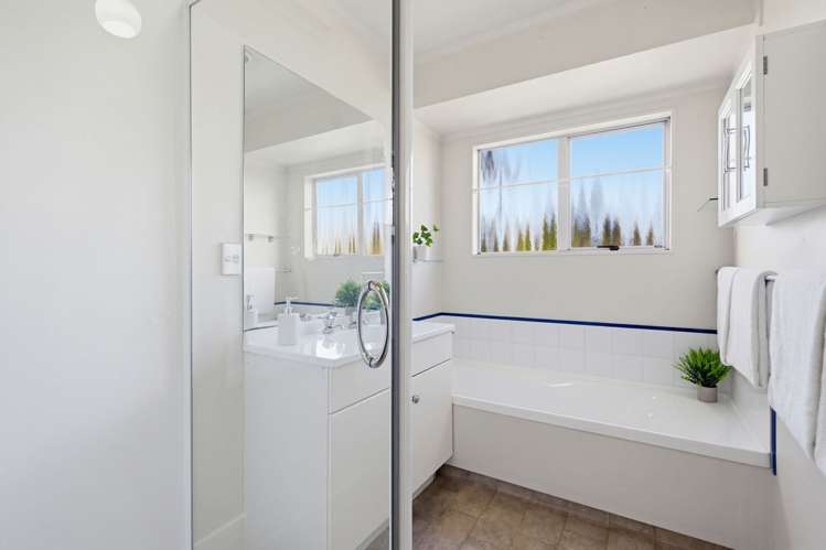 52 Bodi Place Te Atatu South_20