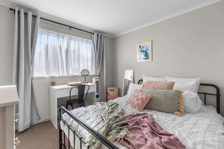 3a Stirling Grove Greerton_11