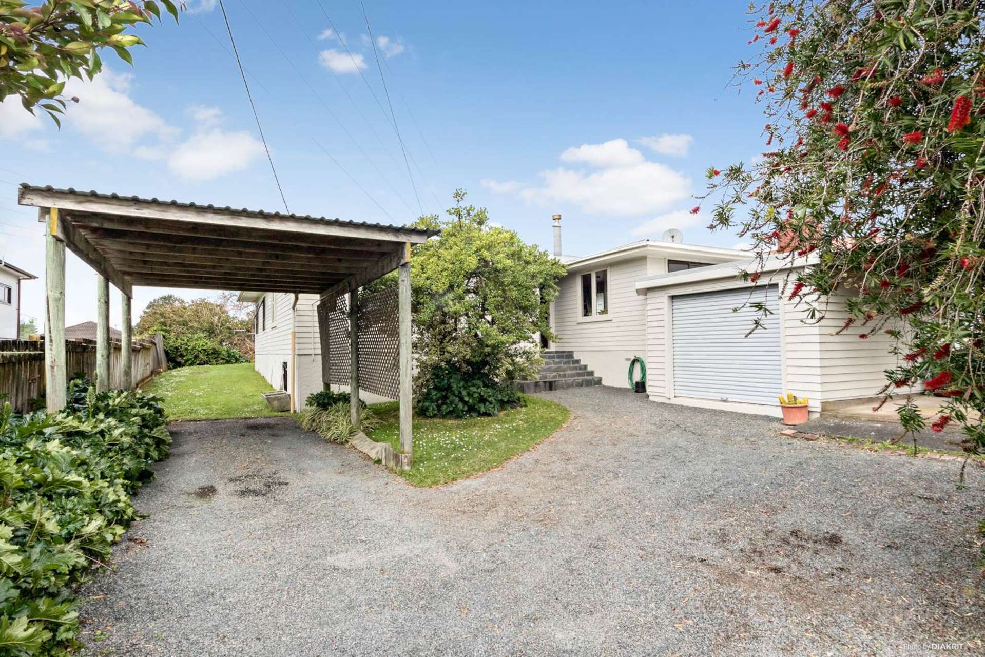 19 Cobham Crescent Kelston_0