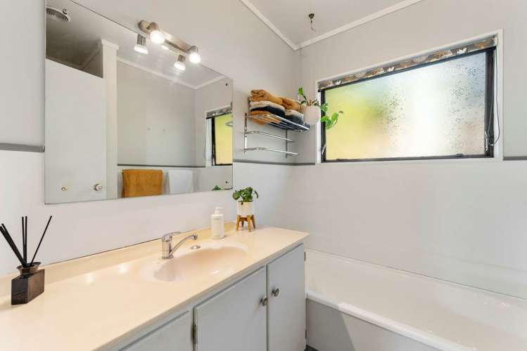 79 James Cook Drive Welcome Bay_14