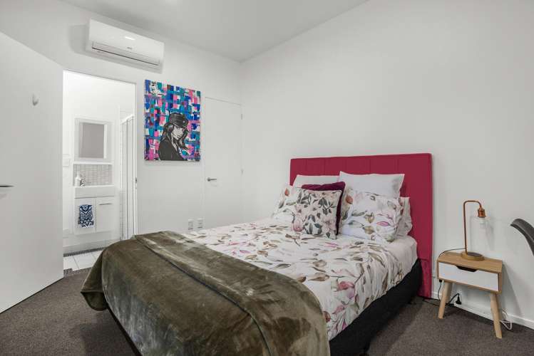 10/24 Hanson Street Mount Cook_18