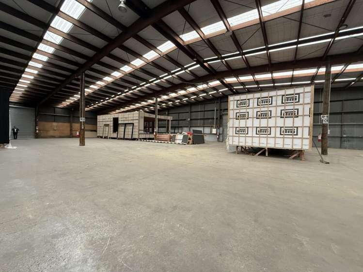 156E Main road Kumeu_5