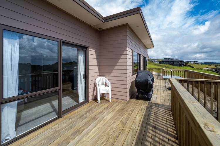 23 Dudley Crescent Cable Bay_19