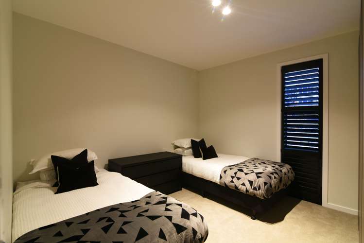 38 Falconer Rise Jacks Point_12