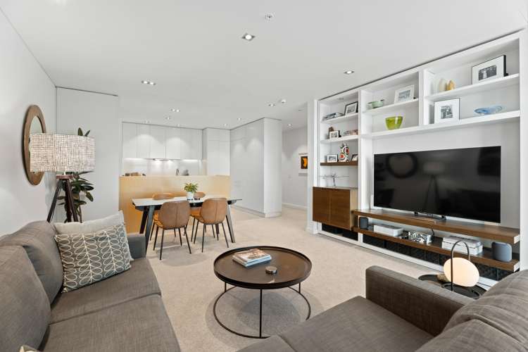 2102/26 Albert Street_5