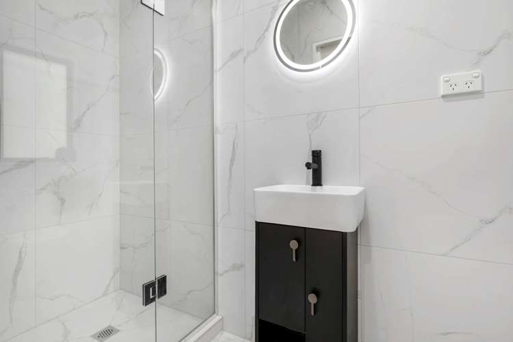 6/1 Waters Place_5