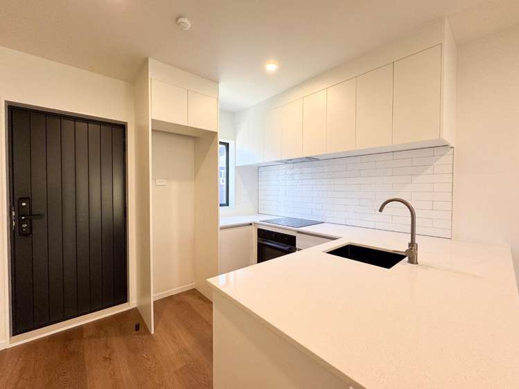 2/12 Molley Green Place 10044_4