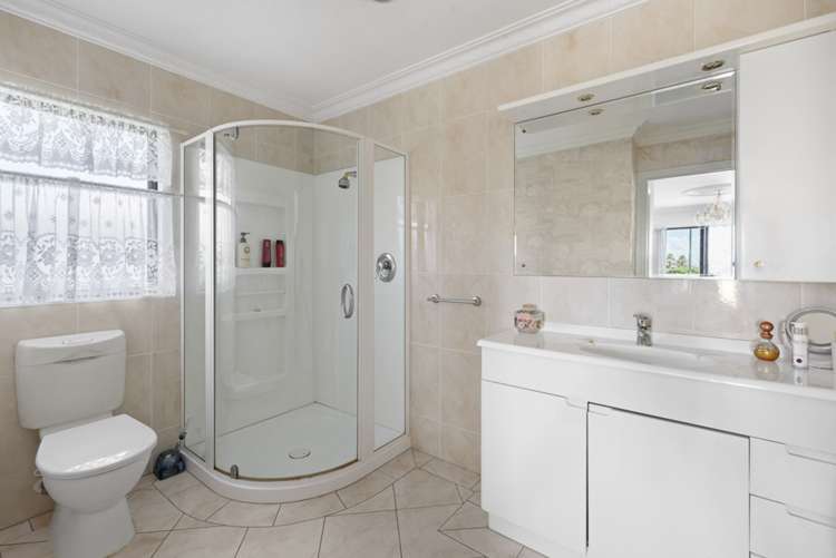 16 Waimanu Bay Drive Te Atatu Peninsula_21