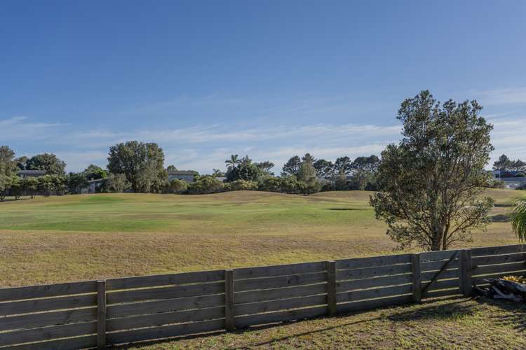 127 The Fairway Matarangi_19