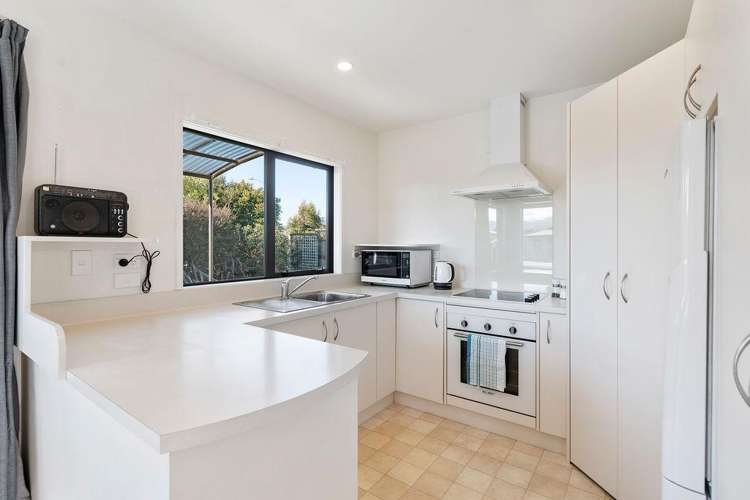1 Ashmore Park Road Carterton_8