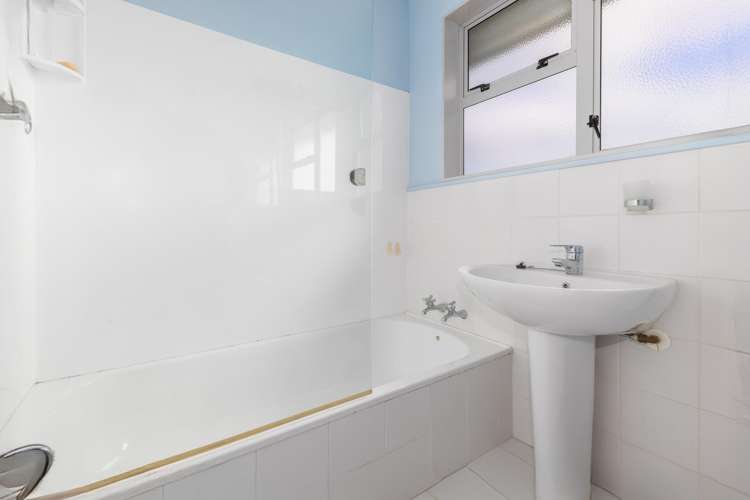 20 Spur Grove Titahi Bay_12