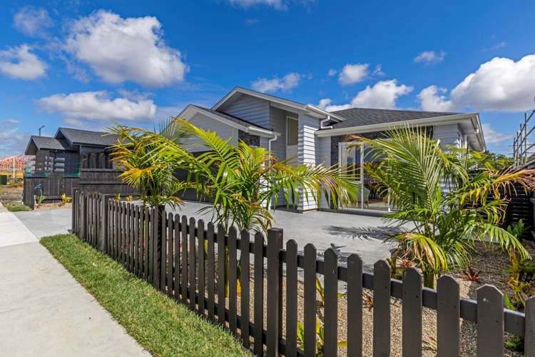 37 Tipu Crescent Wainui_1