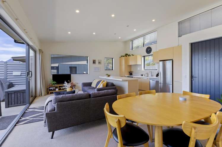 8 Goldrush Way Queenstown_17