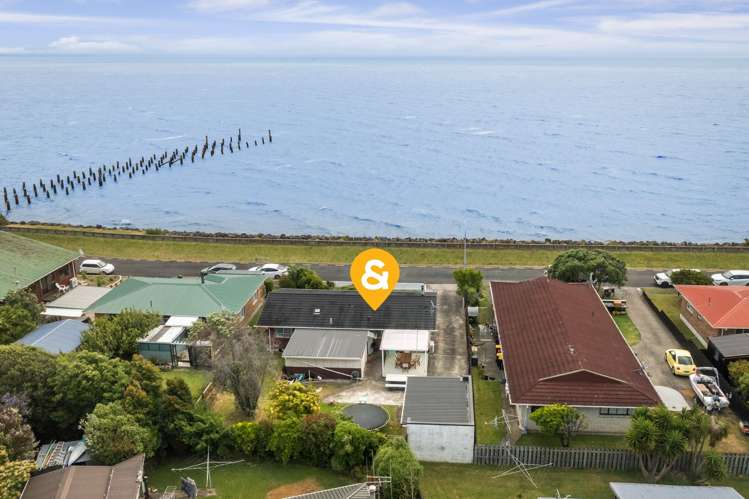 435 Fergusson Drive Thames_27