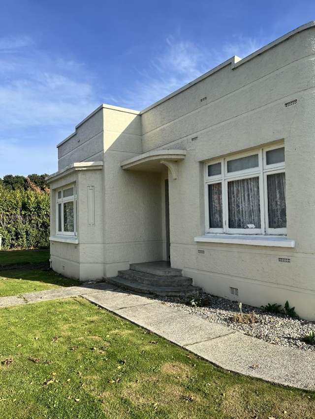 Tidy 2-bedroom home- East Gore - $380 pw