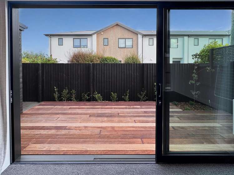 3/131 Simeon St Somerfield_8