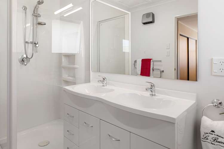 5 Stead Crescent Stoke_9