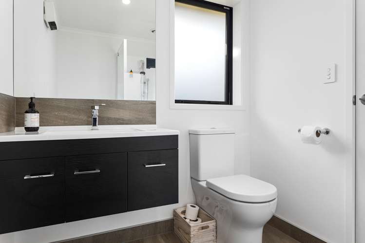 1 Karearea Drive Coastlands_11