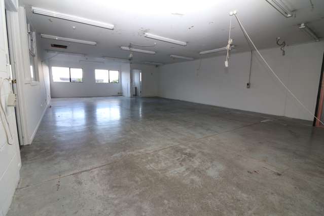 Unit 1/14 Westech Place Kelston_2