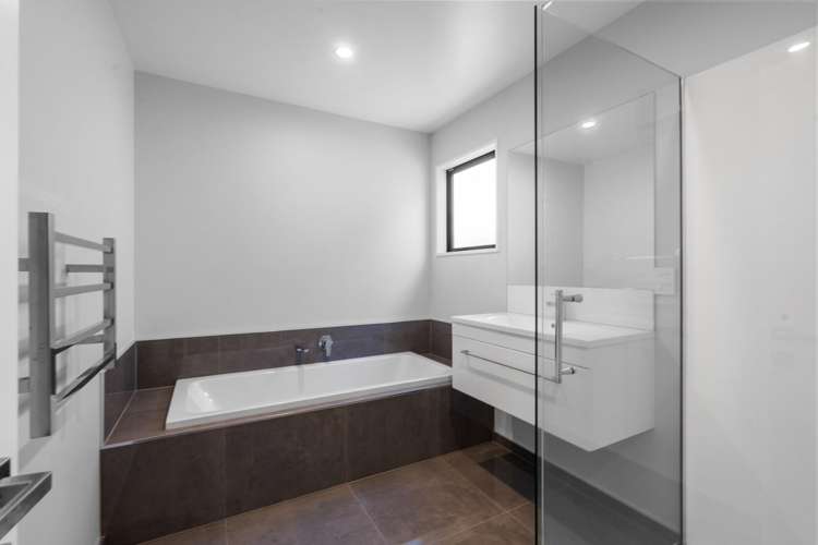 89 Faringdon Boulevard Rolleston_9