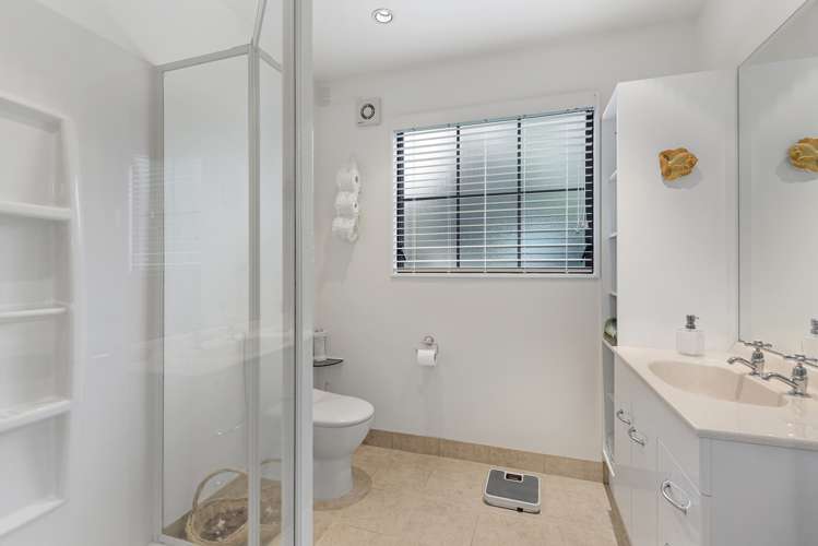 17 Malcolm Gillies Grove Totara Park_17