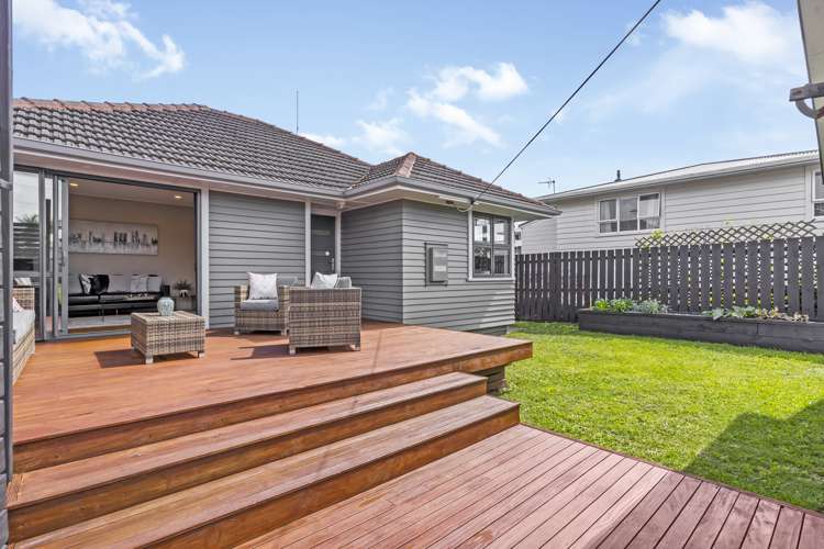 58 Titoki Street Te Atatu Peninsula_11