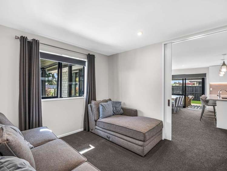 1 Cox Lane Amberley_13