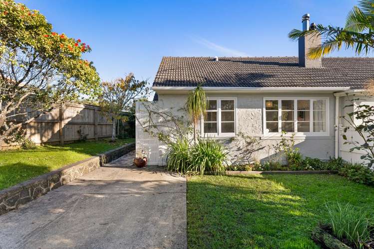 8 Tirotai Crescent Westmere_19