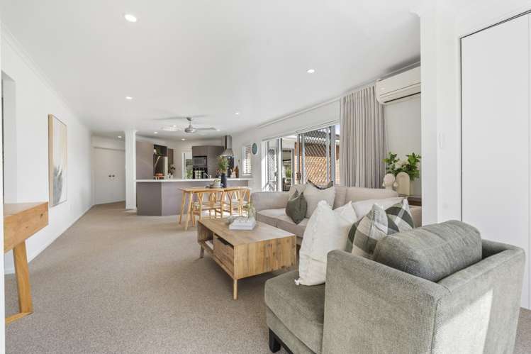 1 Neaptide Close Red Beach_7