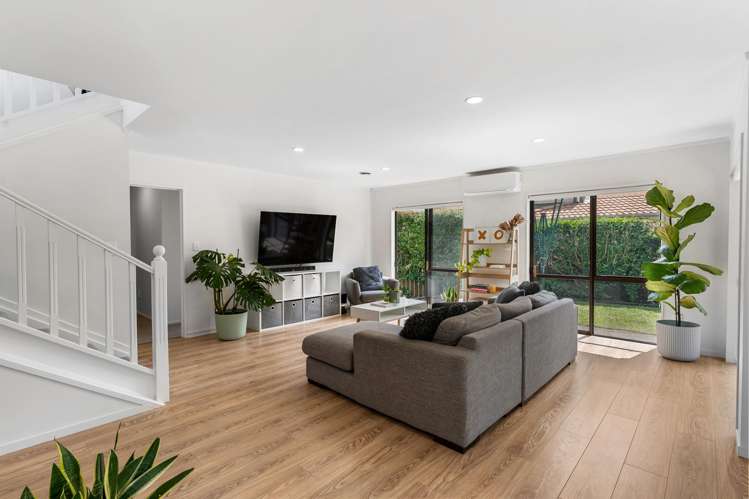 13a Pinewood Grove Botany Downs_4