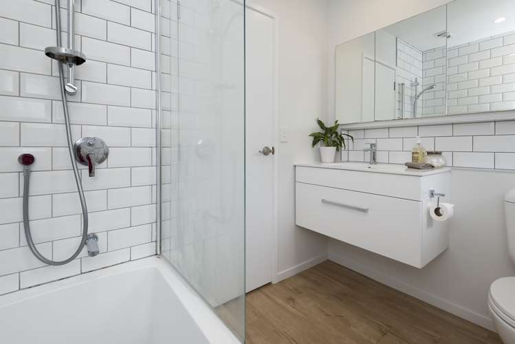 8a Diosma Place Botany Downs_14