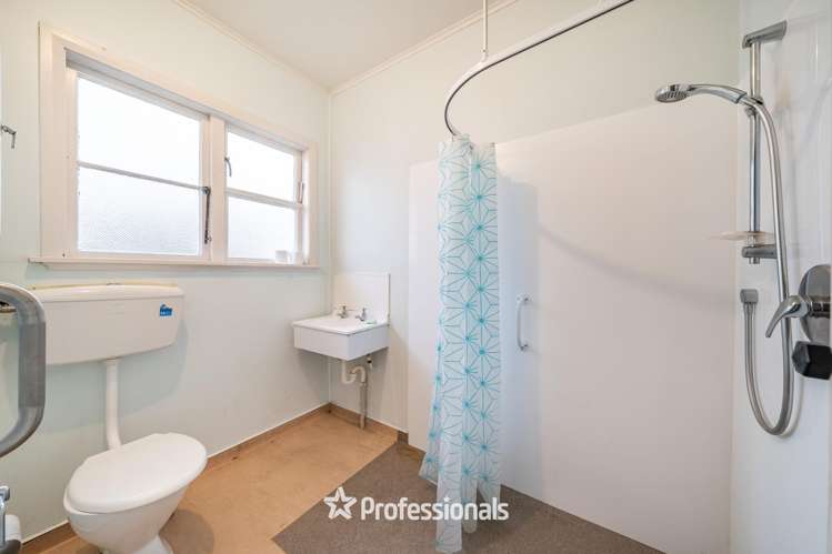 161 Whites Line East Waiwhetu_14