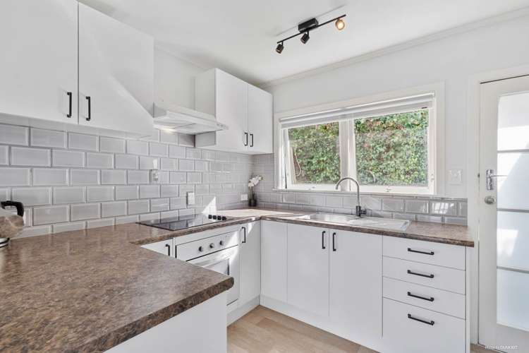 2/27 Hart Road Hauraki_5