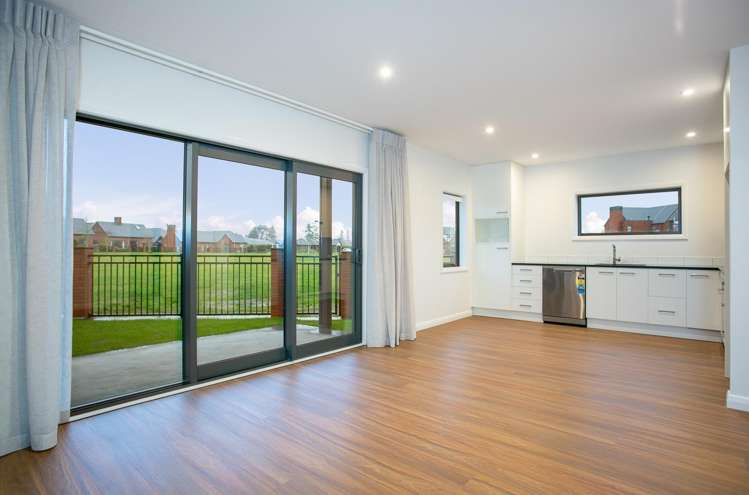 2/49 Pengover Avenue 1093_5