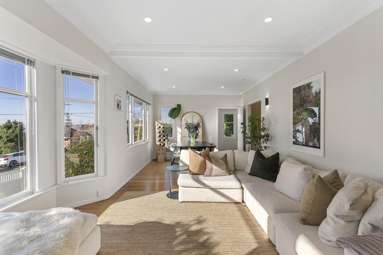 1/3 Tui Glen Road_2