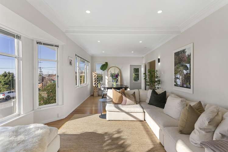 1/3 Tui Glen Road_2