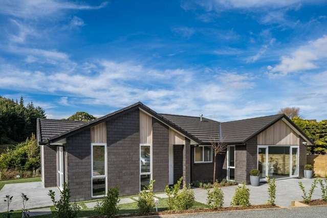 Sunny Whitby Home with Views