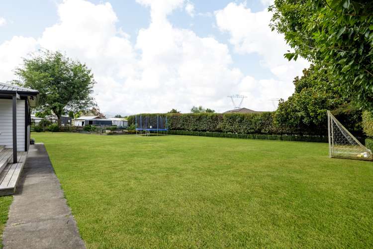 9 Shadbolt Drive Leamington_27