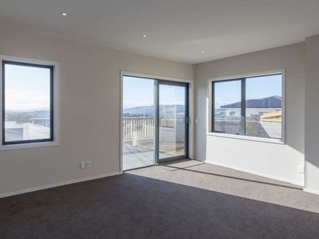 2/9 Comber Place Johnsonville_1