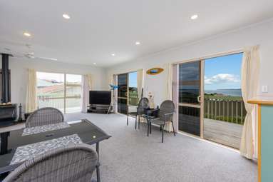 25 Matangi Terrace_3