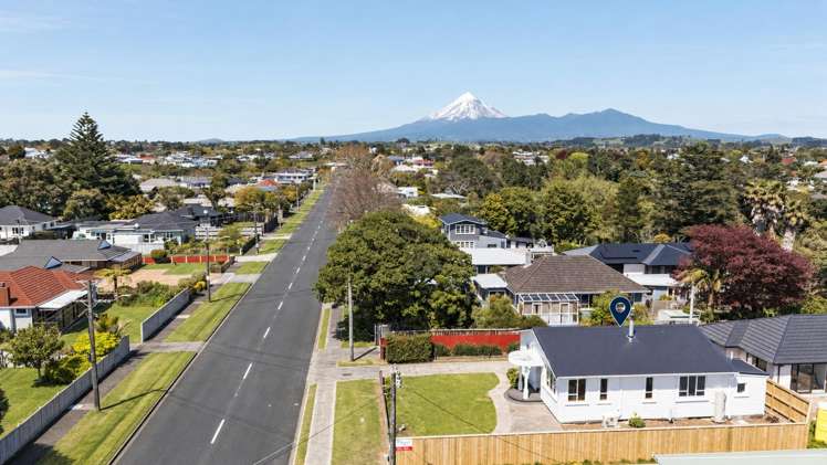 134 Seaview Road Westown_16