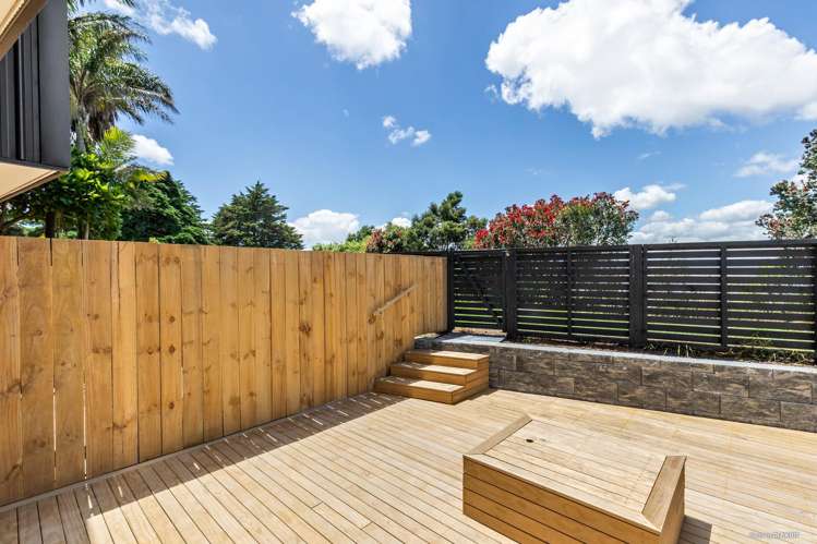 2/24 Carnoustie Drive Wattle Downs_6